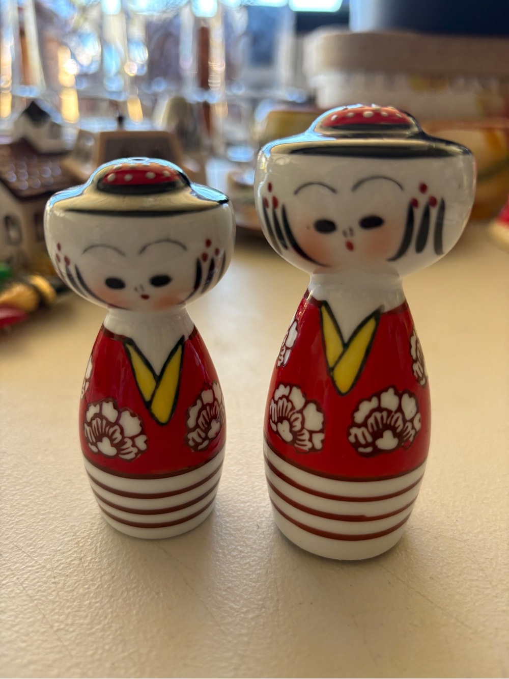 1950s Mcm Hand-Painted Red Ceramic Kokeshi Doll Salt and Pepper Shakers
